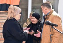 На старте акции «Георгиевская ленточка» в Путятинском округе родителям погибшего на СВО Савелия Силаева вручили орден Мужества